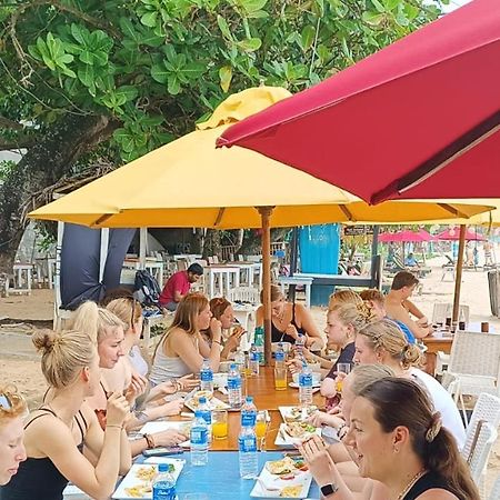 Fresh Wave Mirissa - Beach Front Екстер'єр фото
