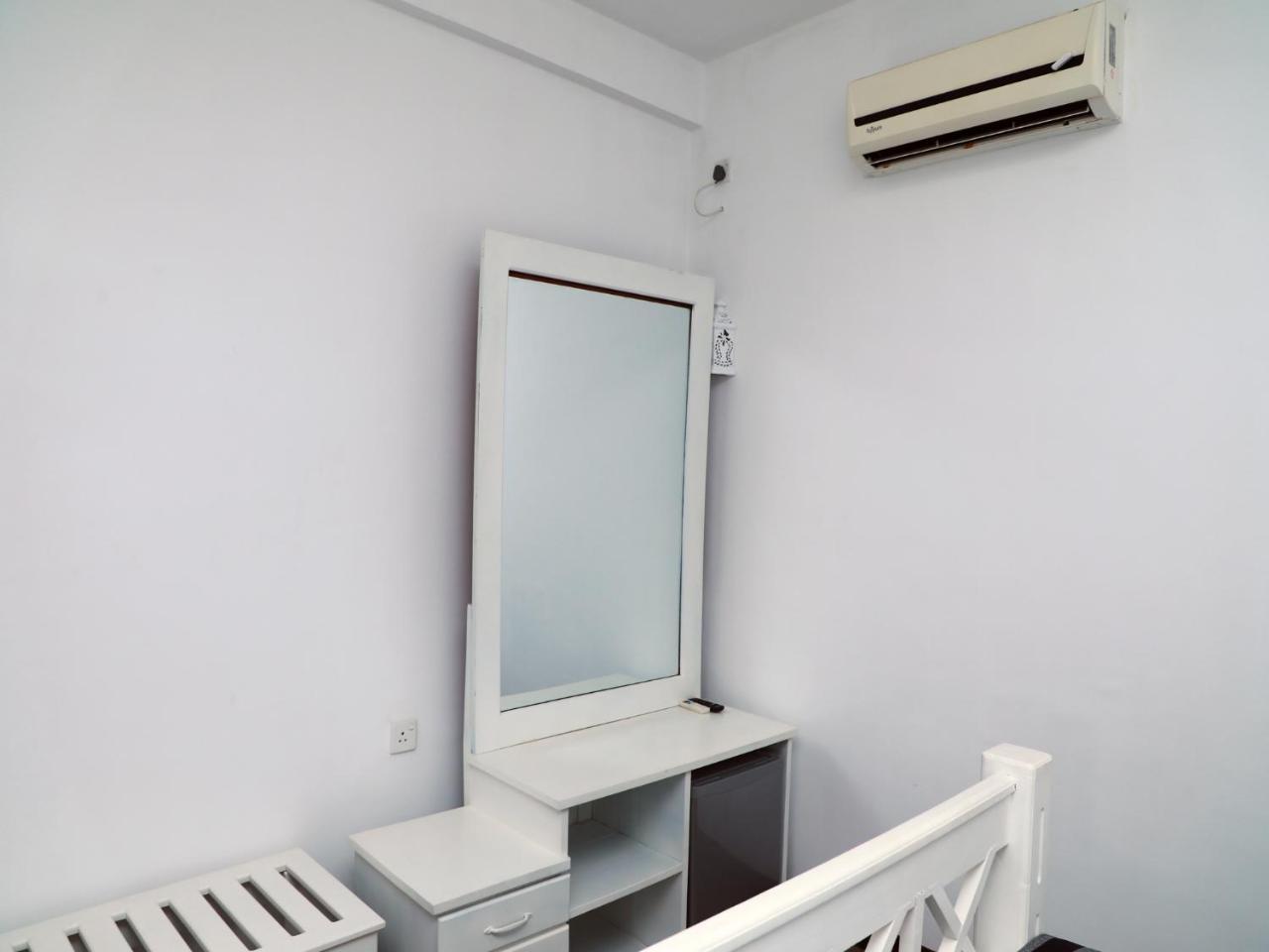 Fresh Wave Mirissa - Beach Front Екстер'єр фото