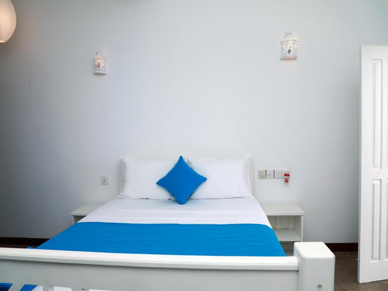 Fresh Wave Mirissa - Beach Front Екстер'єр фото