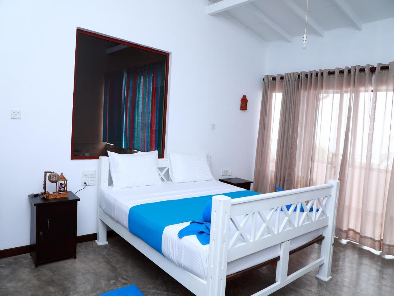 Fresh Wave Mirissa - Beach Front Екстер'єр фото