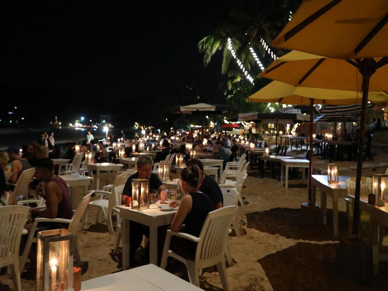 Fresh Wave Mirissa - Beach Front Екстер'єр фото
